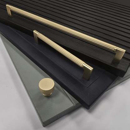 Warbeck  Grooved Handle  Knob Handle Brass