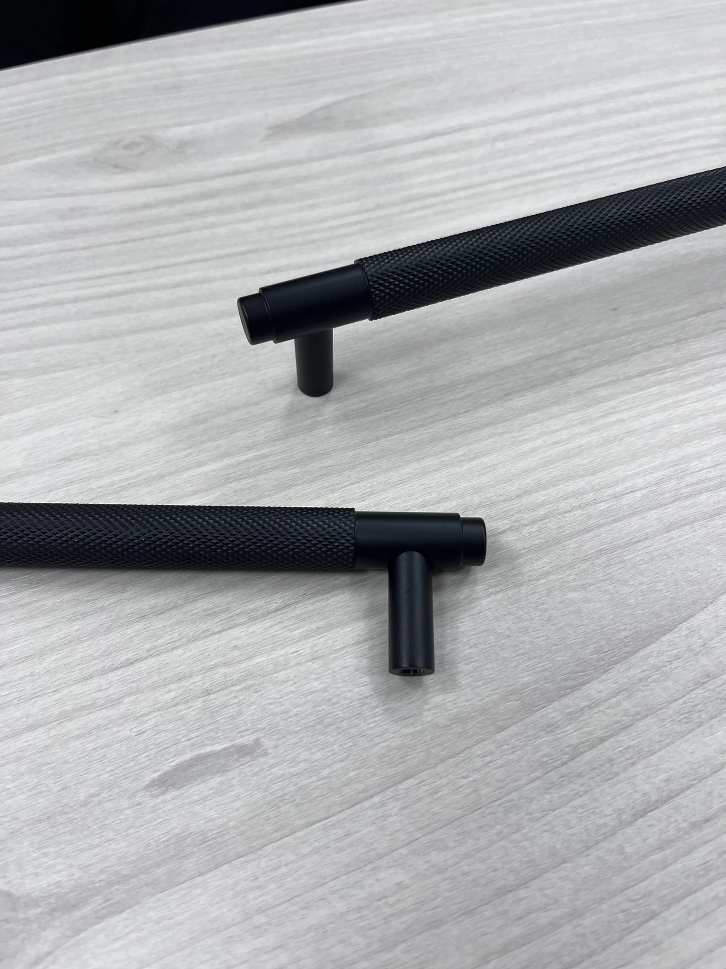 Radford Knurled Bar  320mm Handle Black