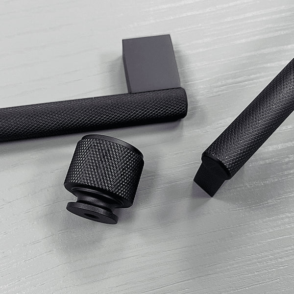 Boss Knurled Bar  128mm Handle Black