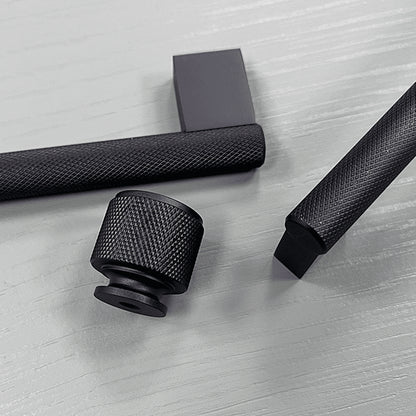 Boss Knurled Bar  320mm Handle Black