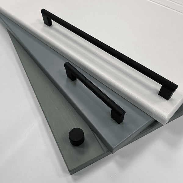 Boss Knurled Bar  320mm Handle Black