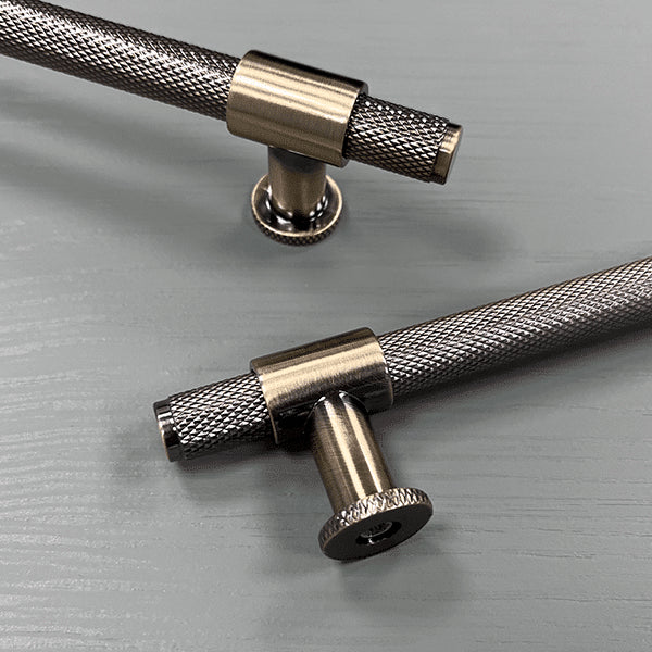 Beaumont Knurled Bar  320mm Handle Antique Brass