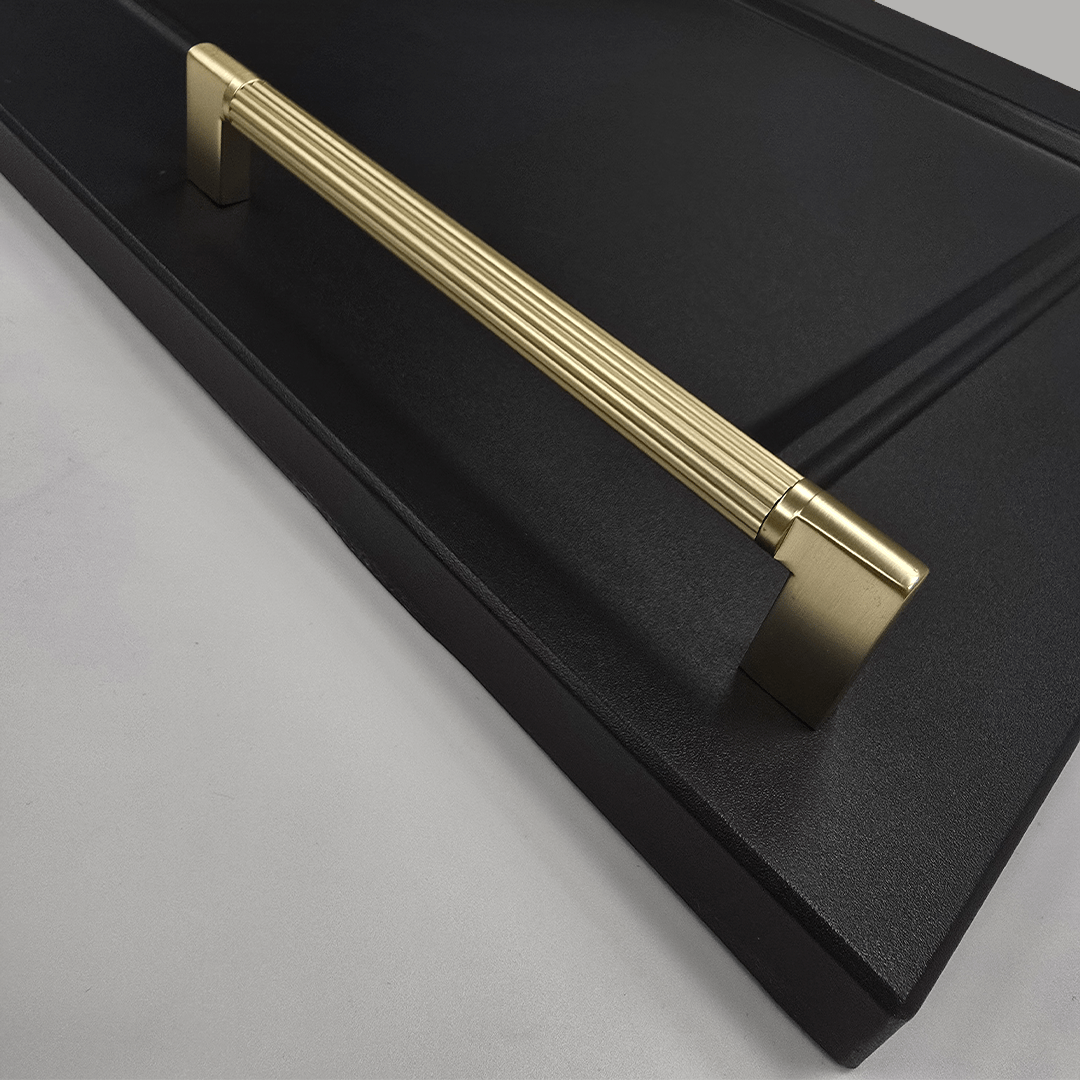 Warbeck  Grooved Handle  160mm Handle Brass