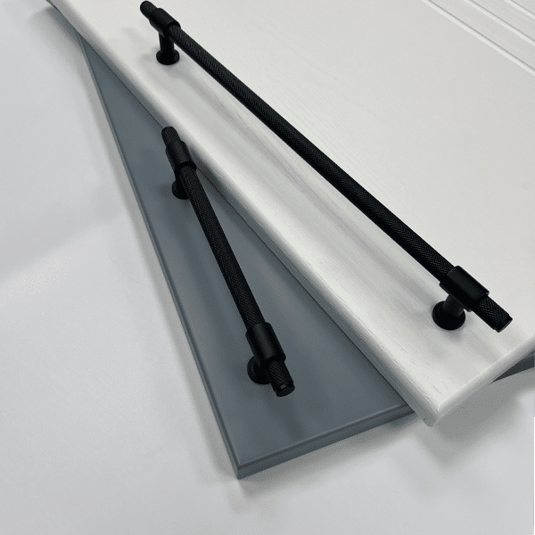 Beaumont Knurled Bar  160mm Handle Black