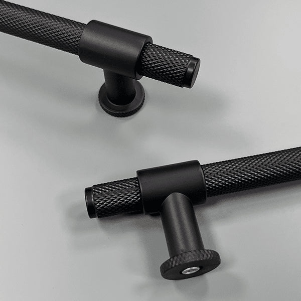 Beaumont Knurled Bar  160mm Handle Black